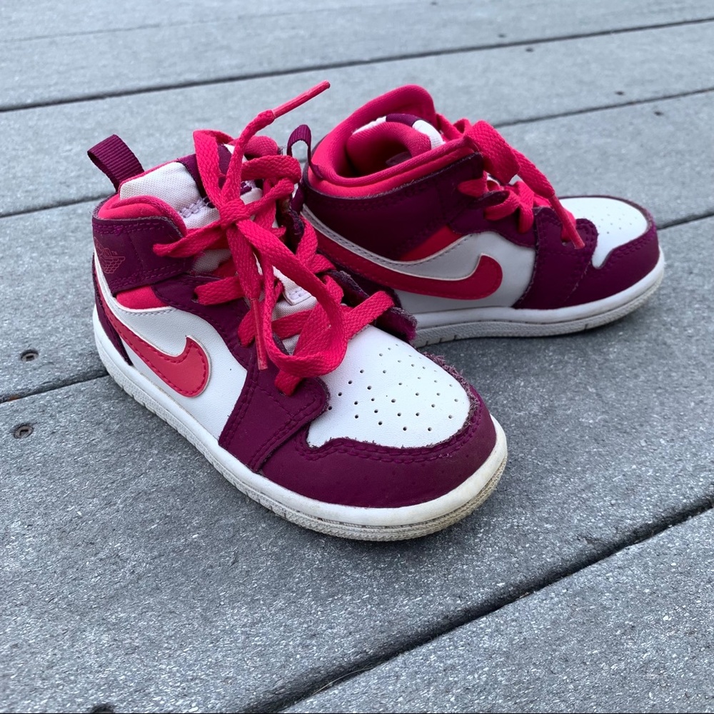Nike Air Jordan 1 Mid True Berry Rush Pink